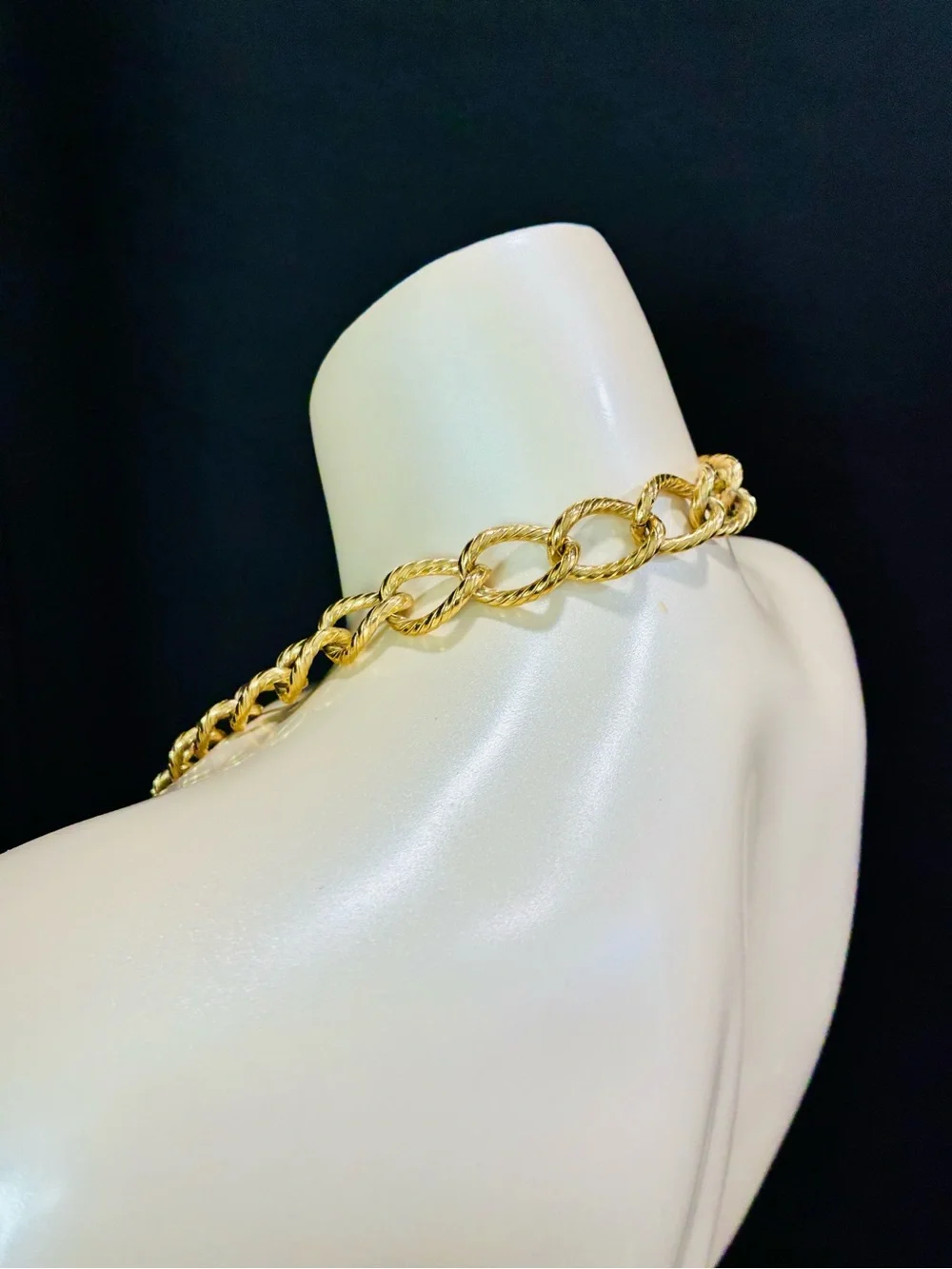VTG Bold Dramatic Gold-Tone Textured Link Necklace Women’s Trending Jewelry 172g